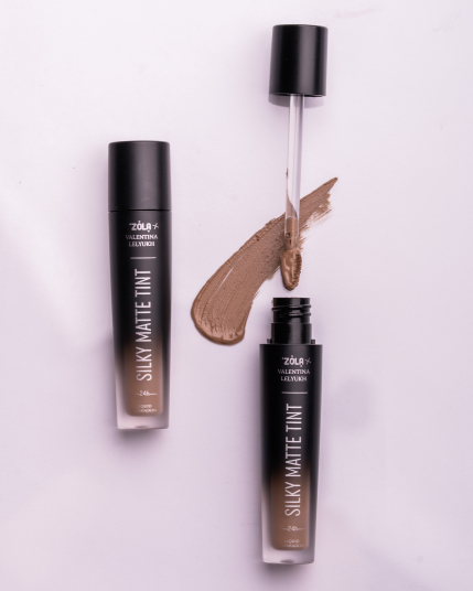 ZOLA x Valentina Lelyukh Рідкі тіні для повік Silky Matte Tint 04 Sandstone - 3