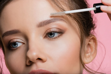 Castor oil for eyebrows