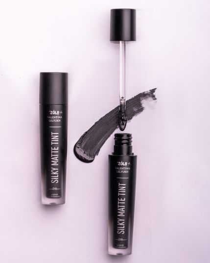 ZOLA x Valentina Lelyukh Liquid eyeshadow Silky Matte Tint 05 Black Velvet - 3