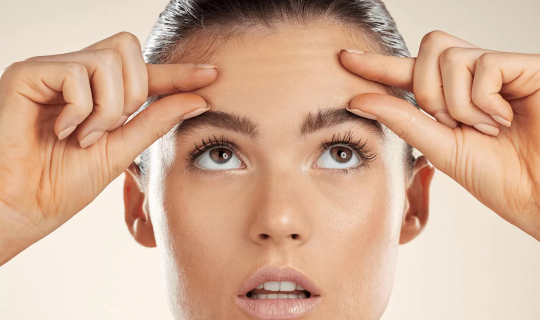 Почему выпадают брови и как это исправить